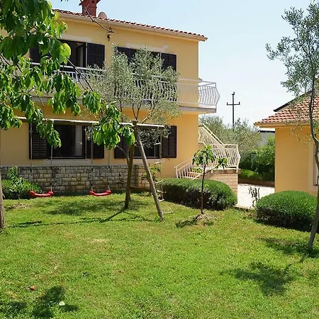 Nyaraló House Gaston *